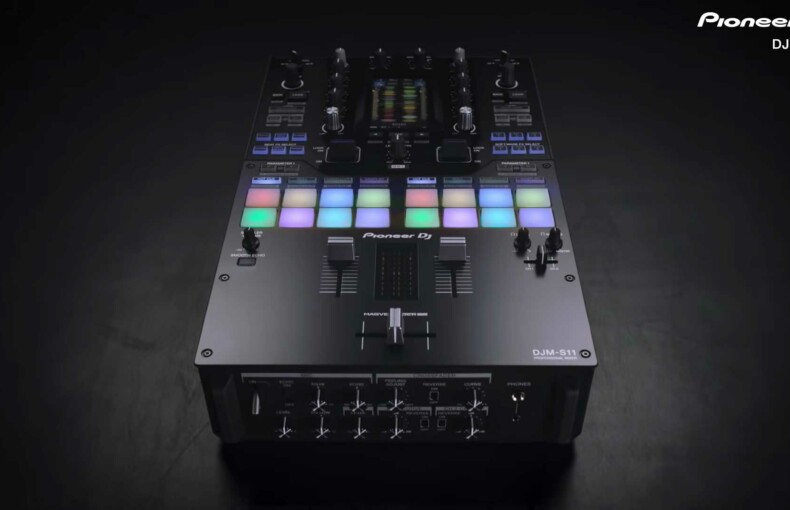 Pioneer DJM S11 Battle Mixer