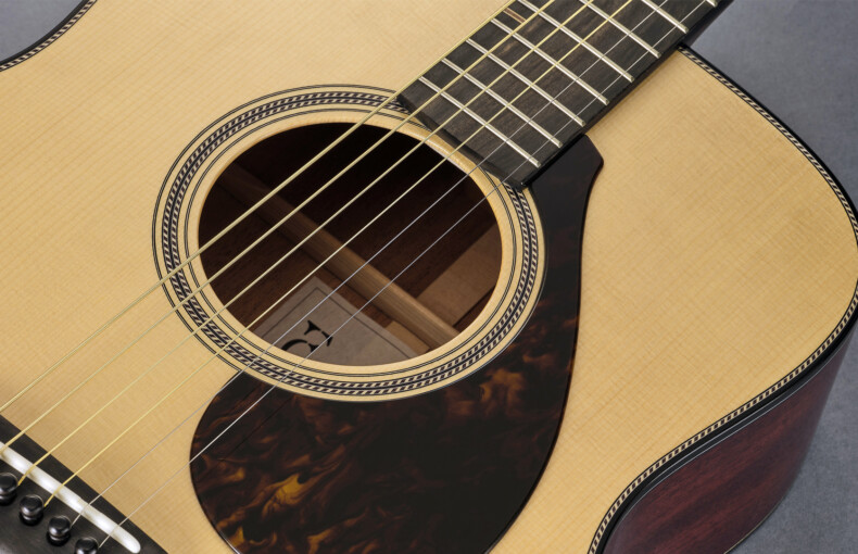 Yamaha FG9 Acustica
